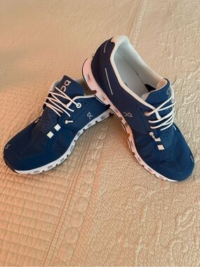 ON RUNNING Blue and White Women's Running Shoes